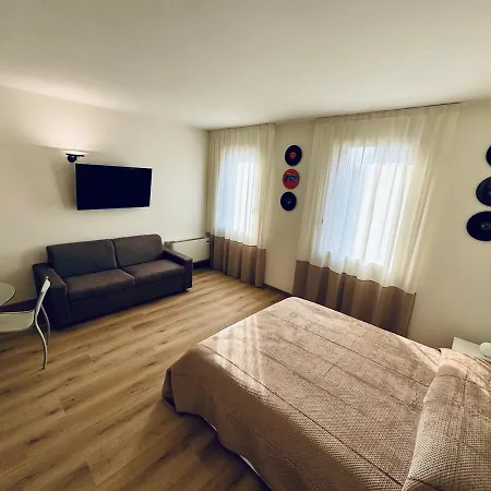 House 325 Apartment *